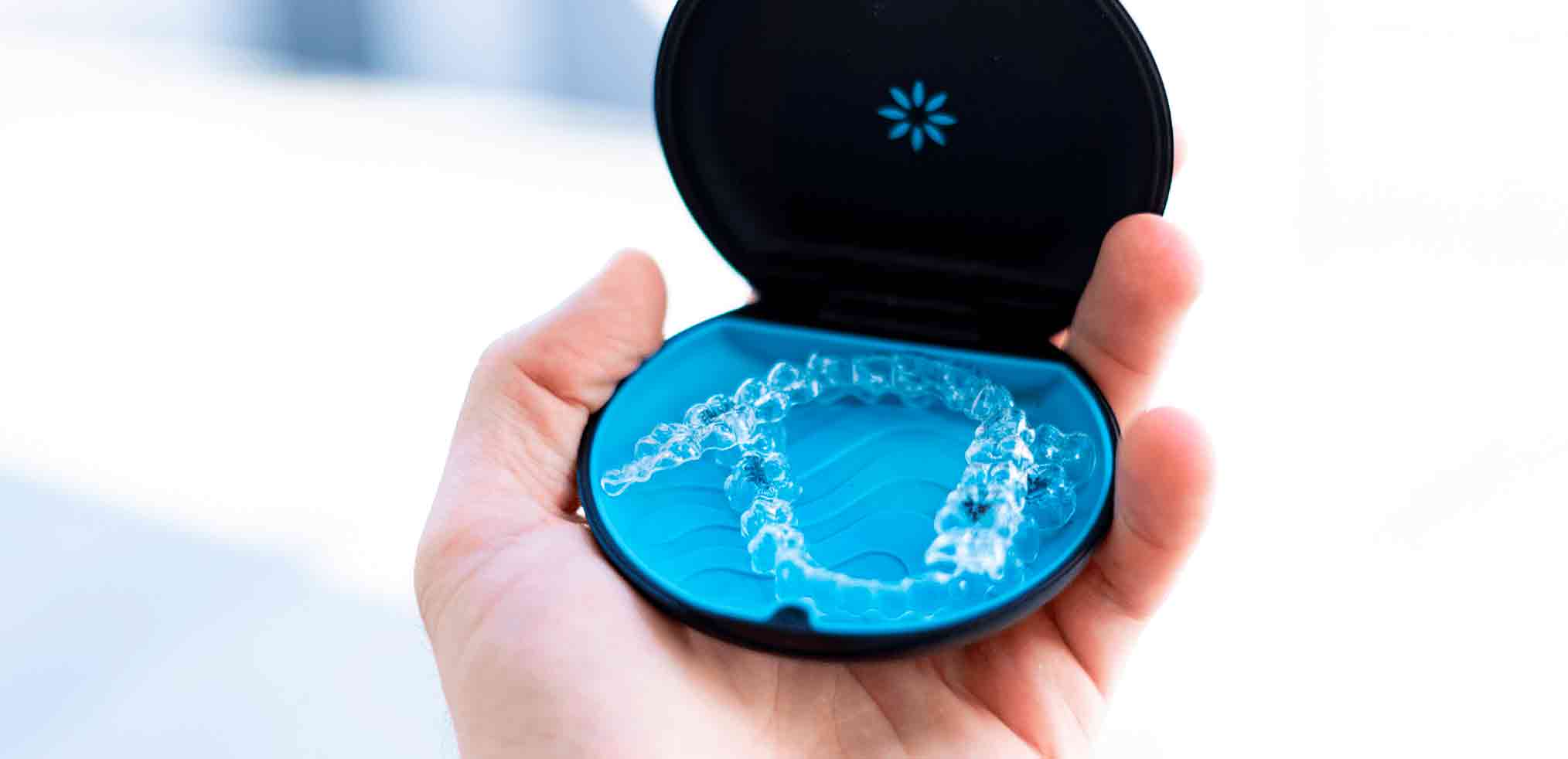 Елайнери та капи Invisalign