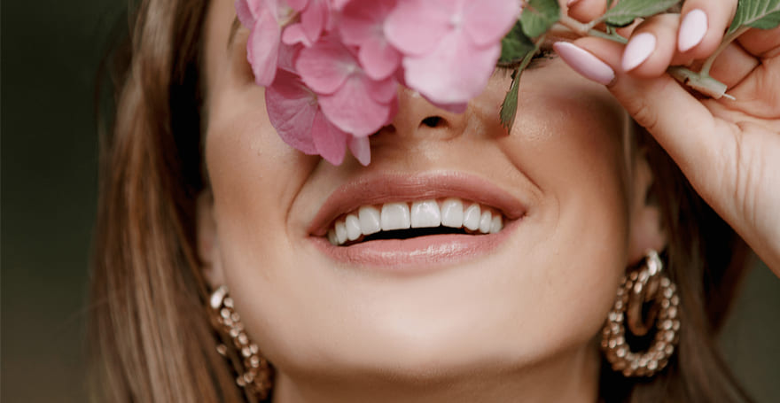 Що таке вініри та як їх ставлять